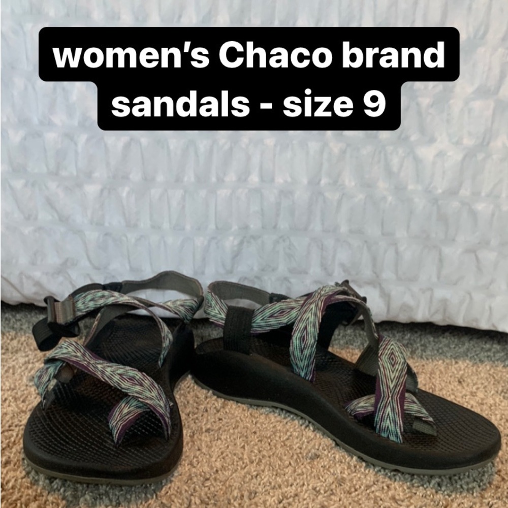 Women’s Chaco Sandal (size 9) purple and turquoise pattern